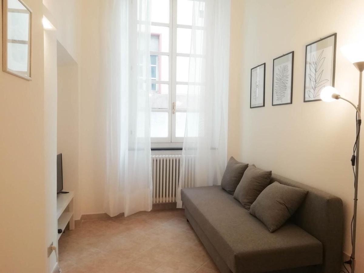 Mistrangelohome 5 - Appartamento In Pieno Centro Savona Bagian luar foto