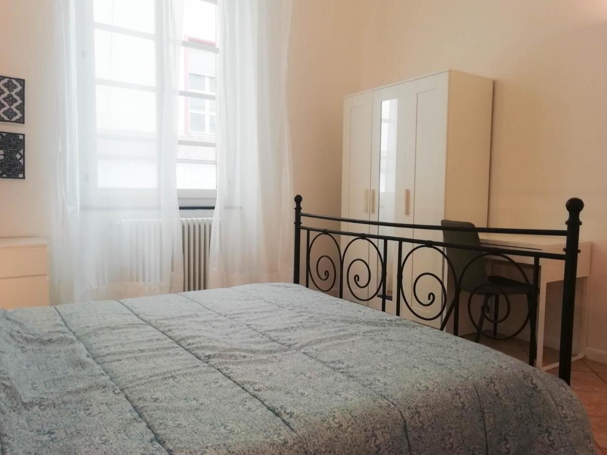 Mistrangelohome 5 - Appartamento In Pieno Centro Savona Bagian luar foto