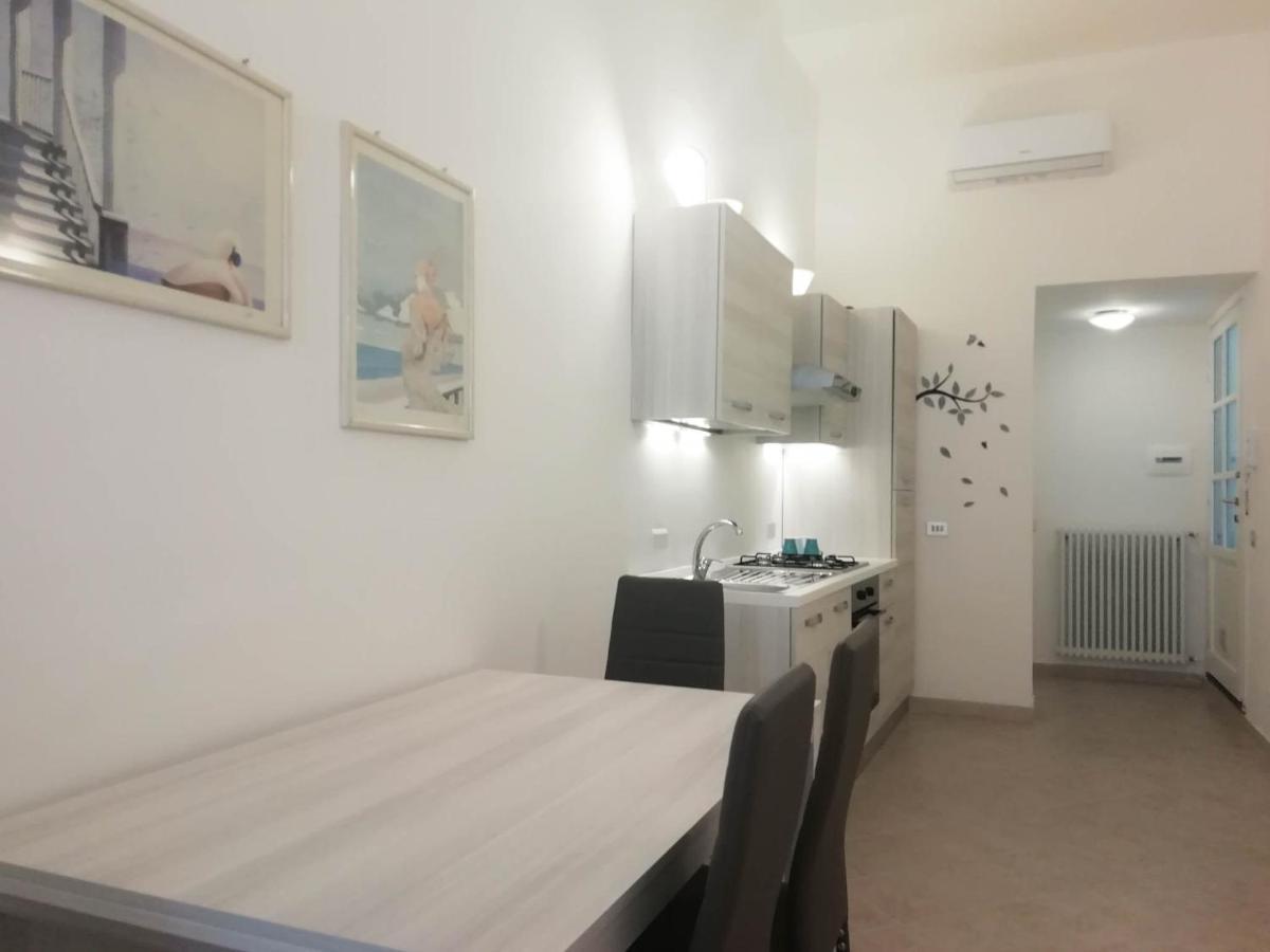 Mistrangelohome 5 - Appartamento In Pieno Centro Savona Bagian luar foto
